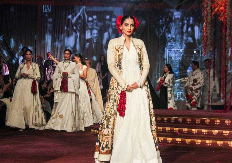 Sonam Kapoor Gets Emotional At Fashion Event